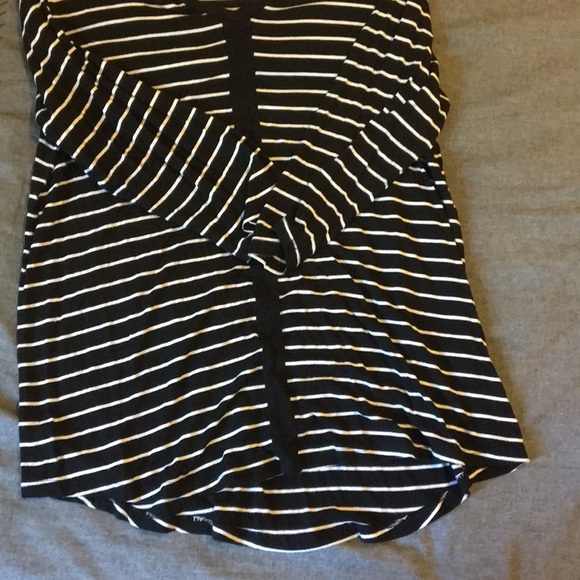 Black and white 3/4 sleeve tee - Picture 3 of 3